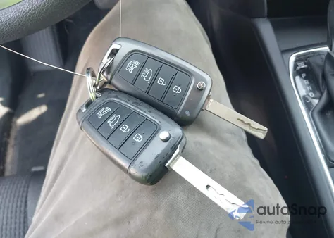 2019 Hyundai Santa Fe Se z USA, uszkodzony, nr VIN 5NMS23AD6KH112830